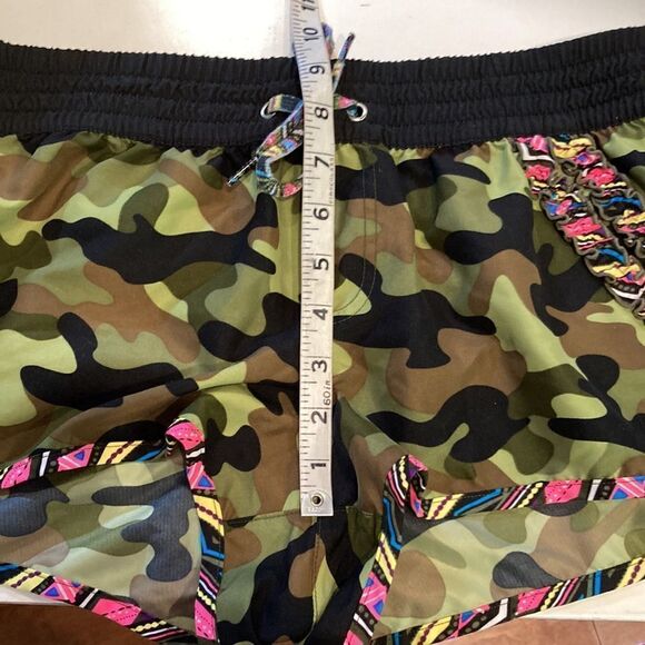 OP pacific, camo plus ruffle shorts, size Junior large - Picture 6 of 7